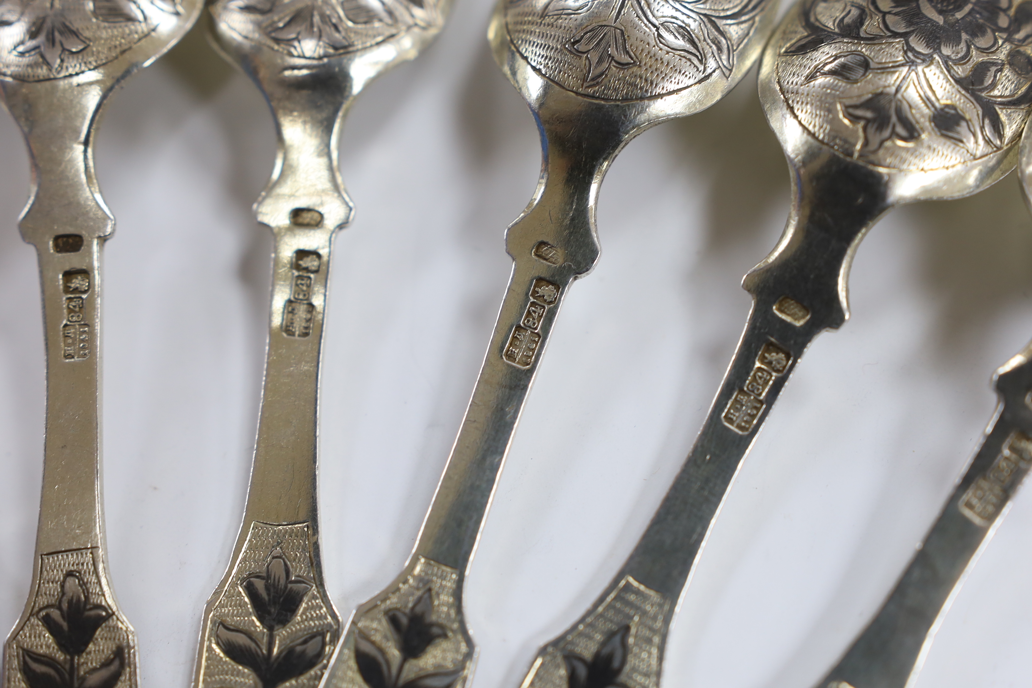 A set of six mid 19th century Russian 84 zolotnik and niello fiddle pattern teaspoons, assay master Nicholai Brubovin?, Moscow, 1843, 13.7cm, gross weight 152 grams.